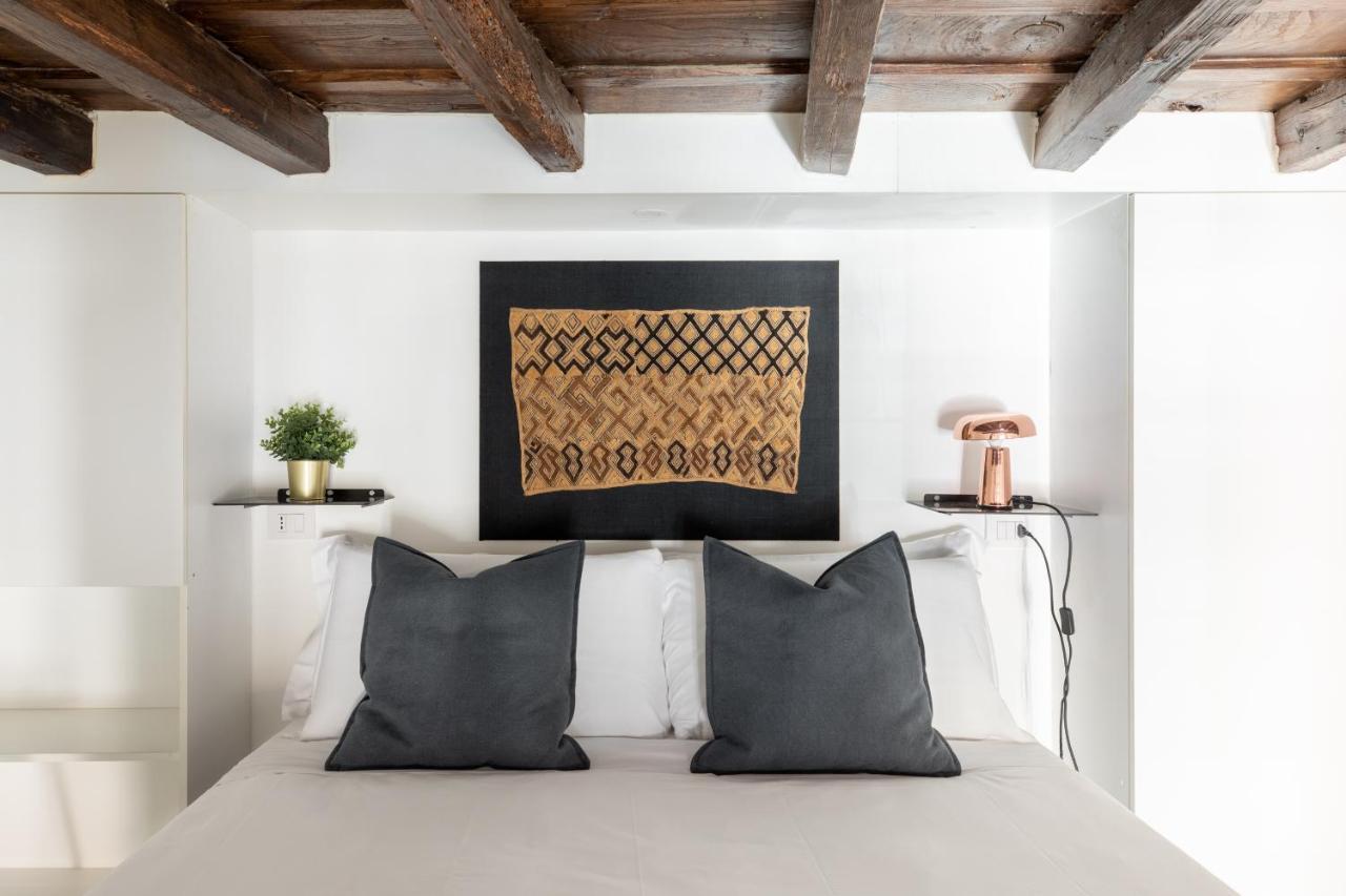 Appartamento Iflat Art In The Heart Of Roma Esterno foto